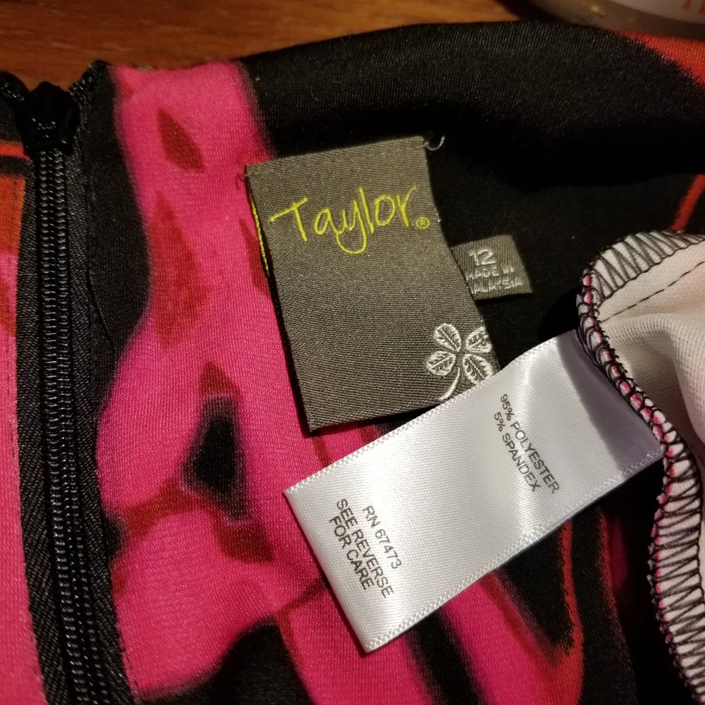 Like New! Taylor Wrap Top Fit & Flare Dress - Picture 10 of 10